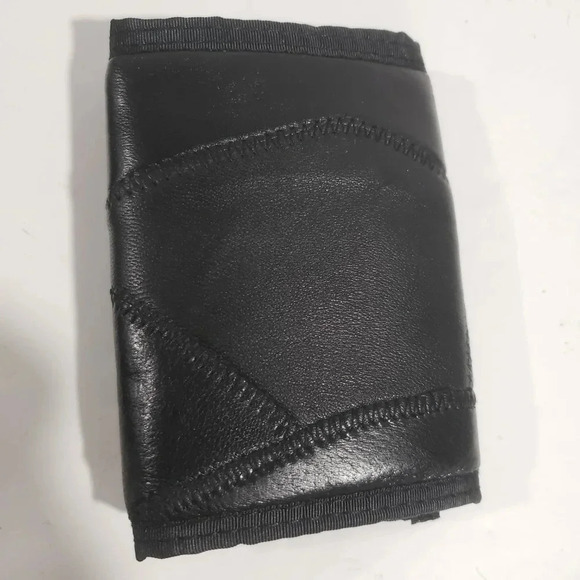 Big Creek Collection Mens  Black Leather Trifold Wallet. - Picture 3 of 6